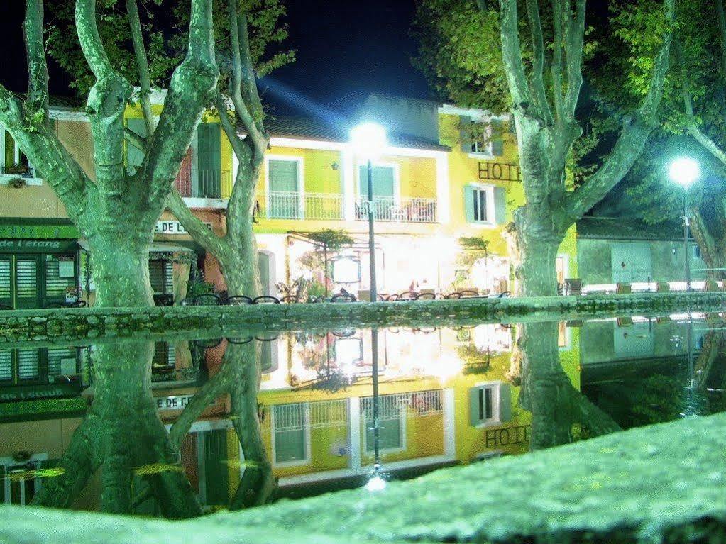 Logis De L'Etang Hotel Cucuron Buitenkant foto