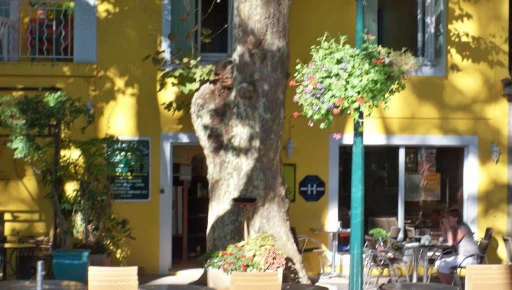 Logis De L'Etang Hotel Cucuron Buitenkant foto